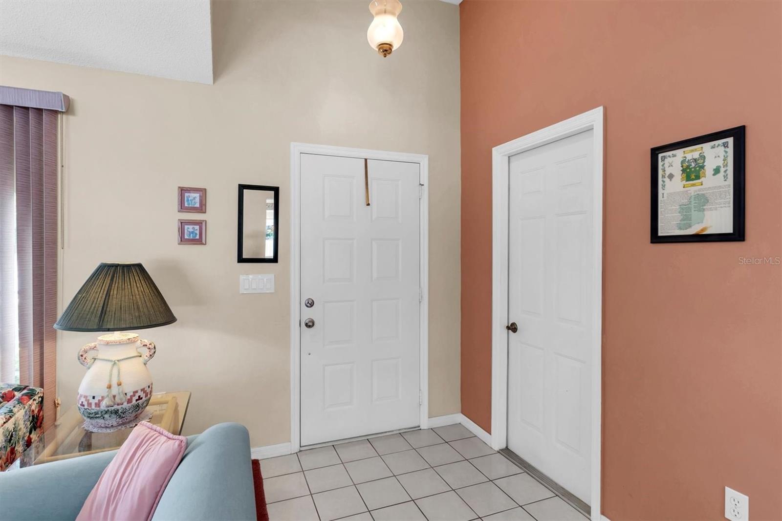 RAIN TREE ROUND - Residential