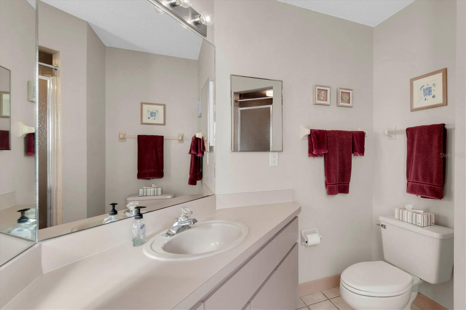 RAIN TREE ROUND - Residential