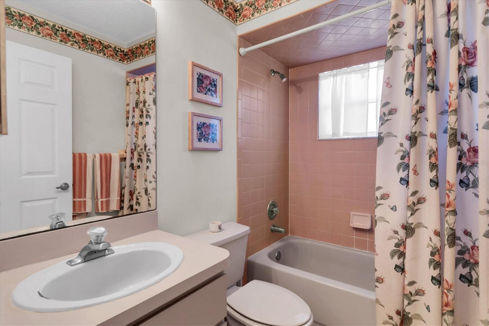 RAIN TREE ROUND - Residential