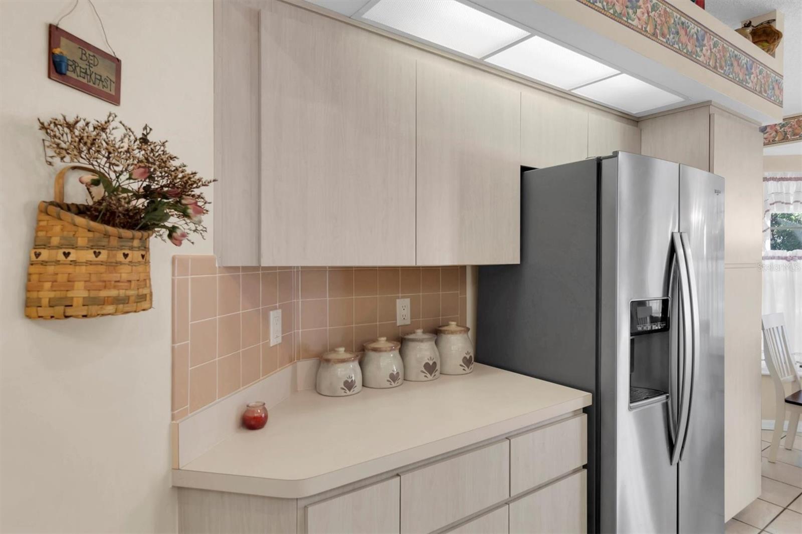 RAIN TREE ROUND - Residential