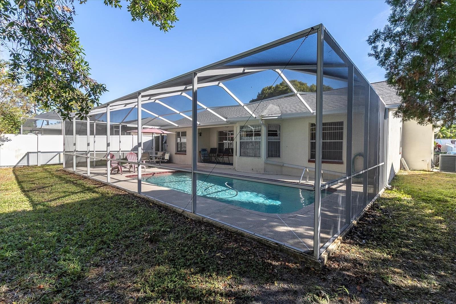 RAIN TREE ROUND - Residential