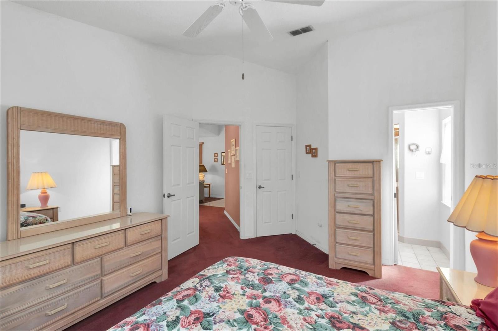 RAIN TREE ROUND - Residential