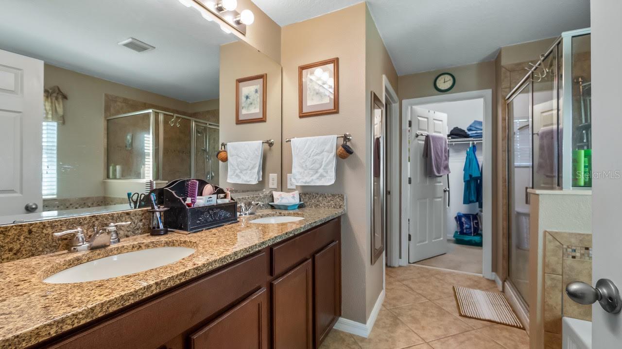 GROVELAND LAGO KATRINA - Residential