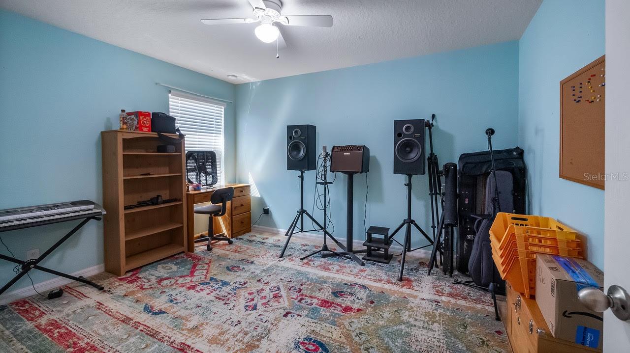 GROVELAND LAGO KATRINA - Residential