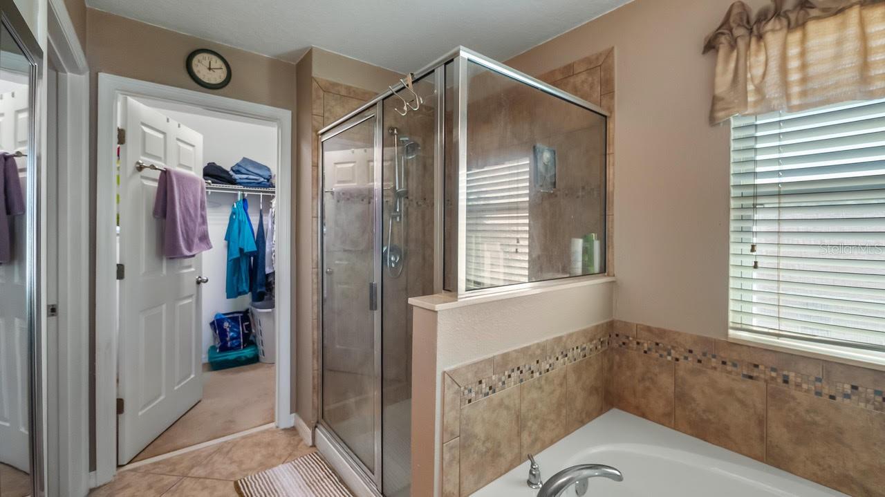 GROVELAND LAGO KATRINA - Residential