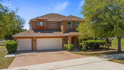 Photo of 219 Bella Way, Groveland, FL 34736 (MLS # G5109968)
