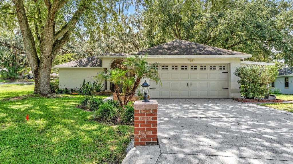 Photo of 804 Nestlewood Court, Lakeland, FL 33813 (MLS # L4965242)