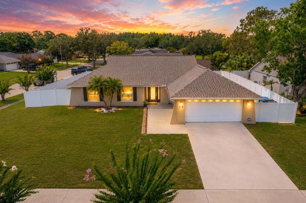 Photo of 4102 W Bank Avenue, Tampa, FL 33624 (MLS # TB8526146)