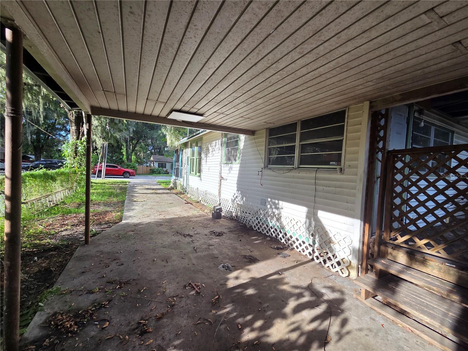 113 W STRICKLAND STREET
