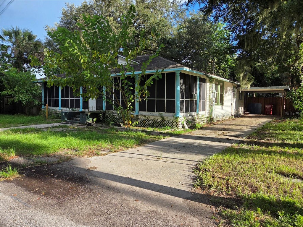 Photo of 113 W Strickland Street, Plant City, FL 33563 (MLS # TB8546765)