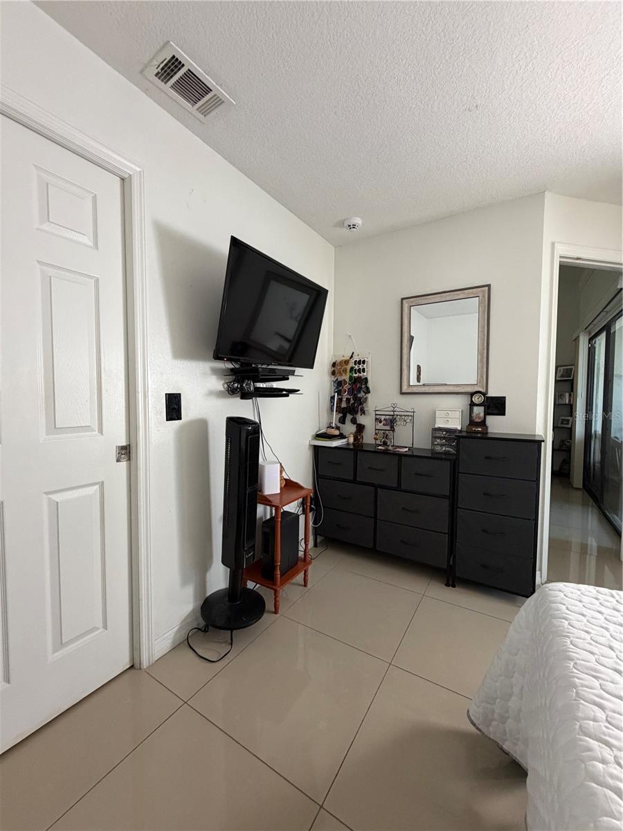 BVL LAKEPOINTE TWNHMS - Residential