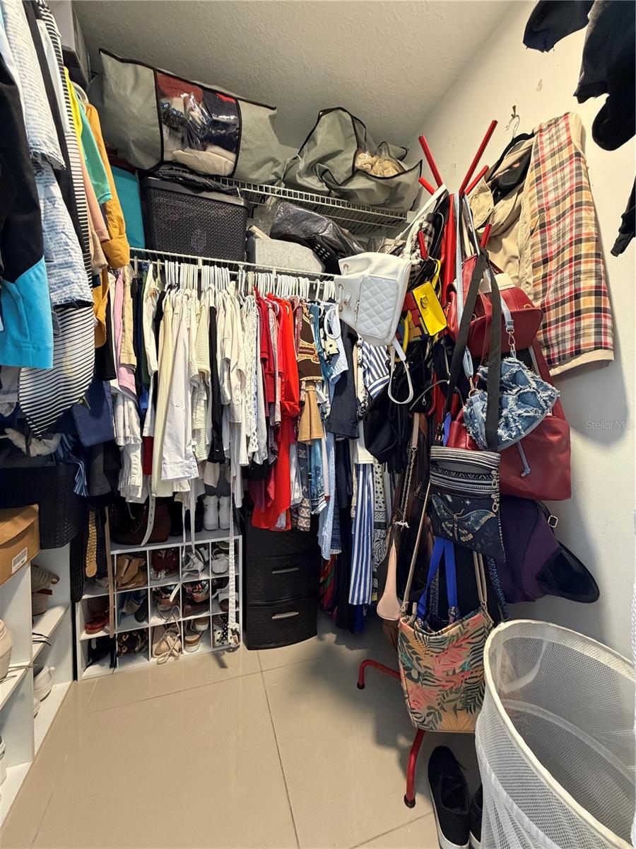 BVL LAKEPOINTE TWNHMS - Residential