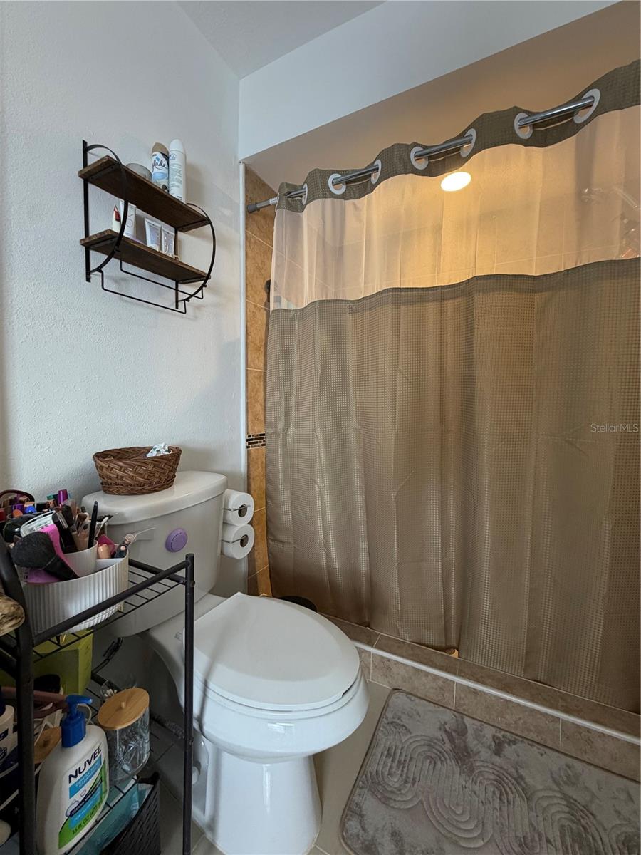 BVL LAKEPOINTE TWNHMS - Residential