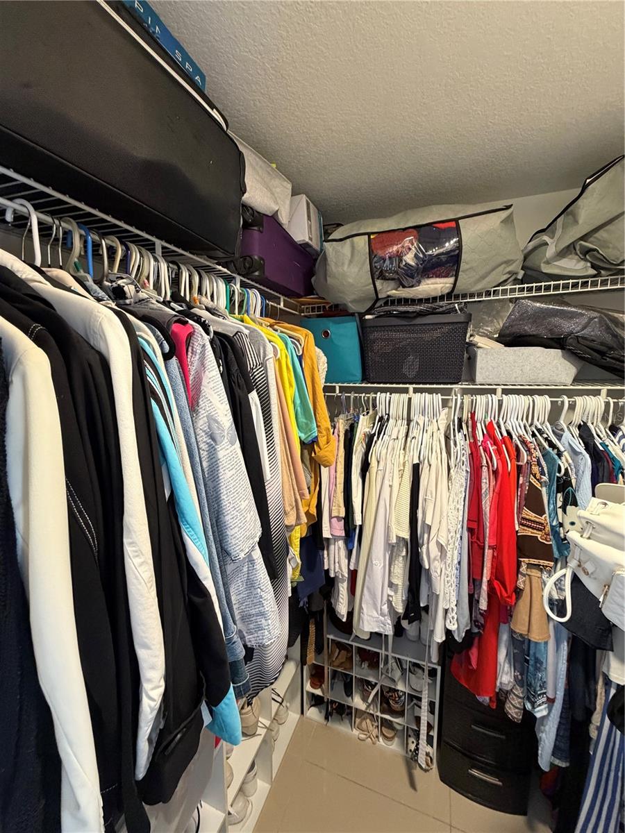 BVL LAKEPOINTE TWNHMS - Residential