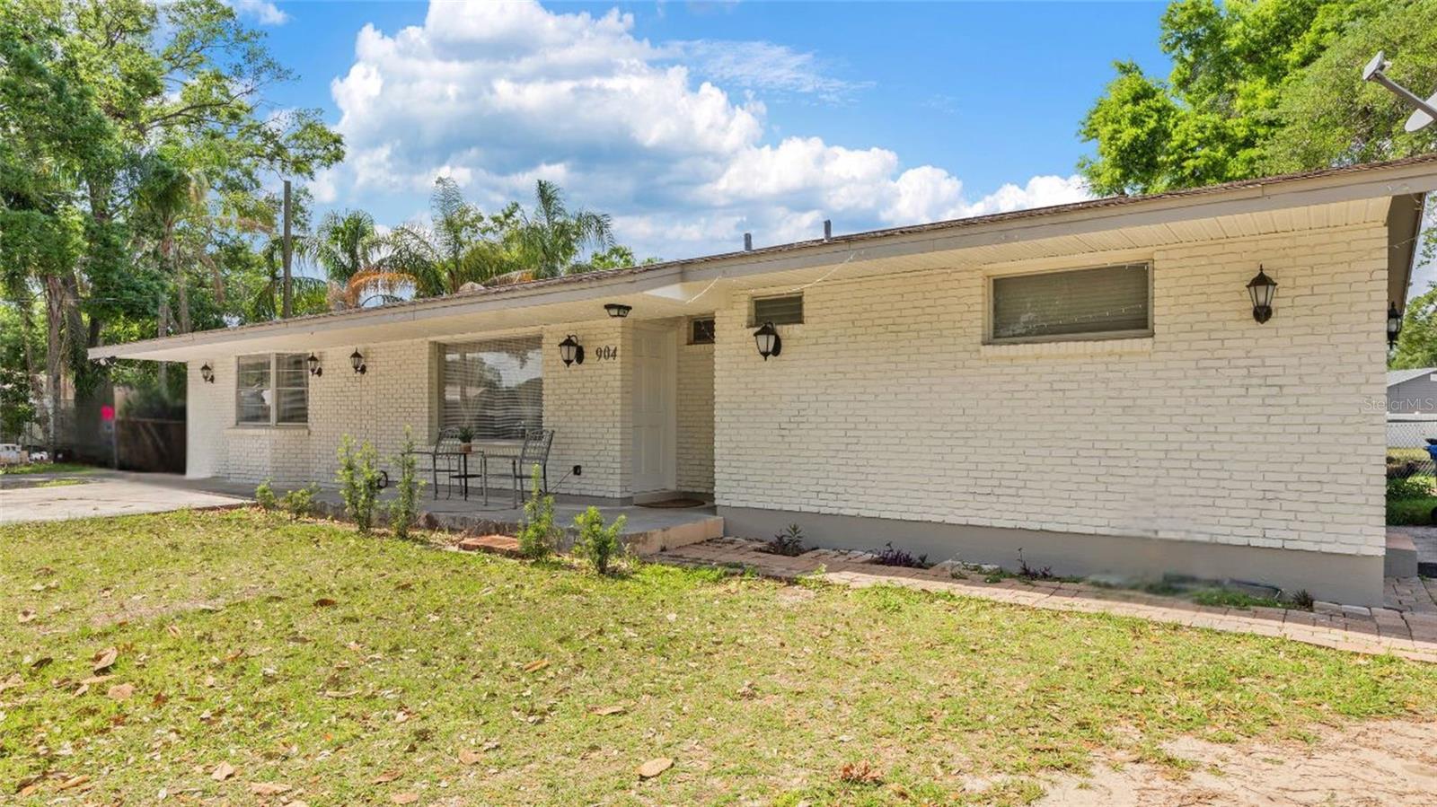 904 WOODLAND DRIVE