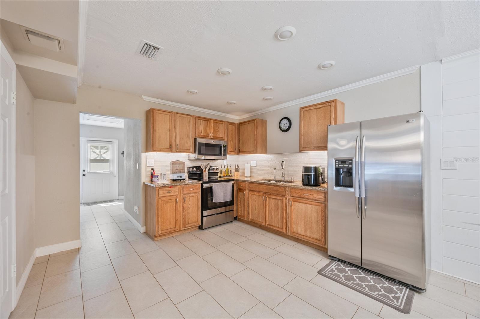 904 WOODLAND DRIVE