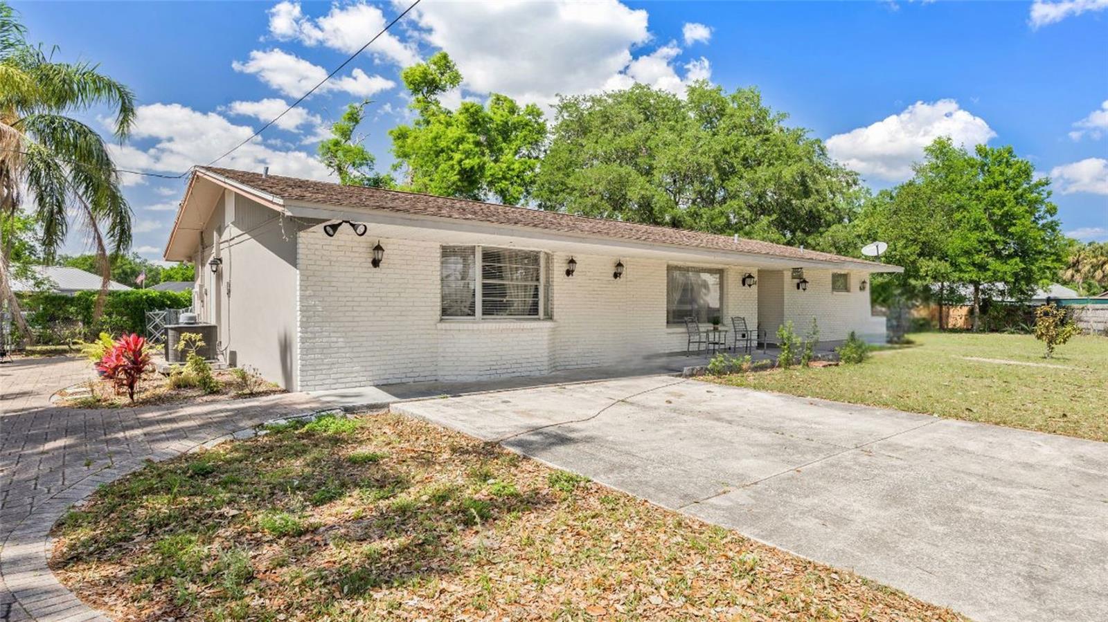 904 WOODLAND DRIVE