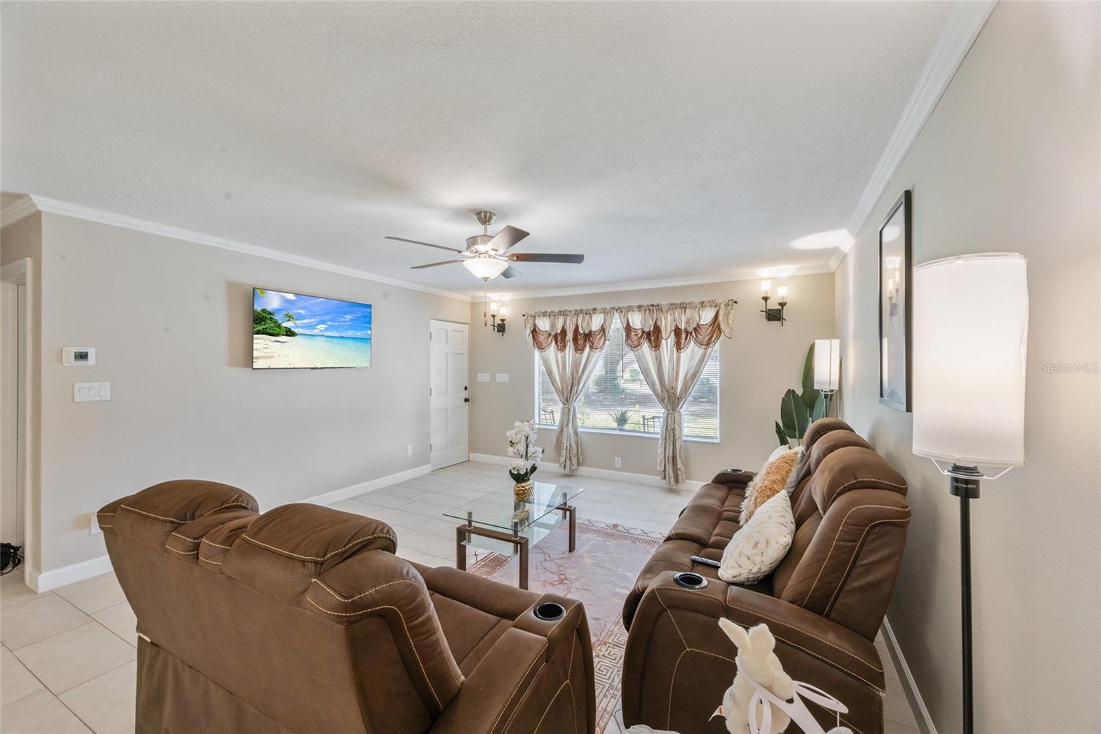 904 WOODLAND DRIVE