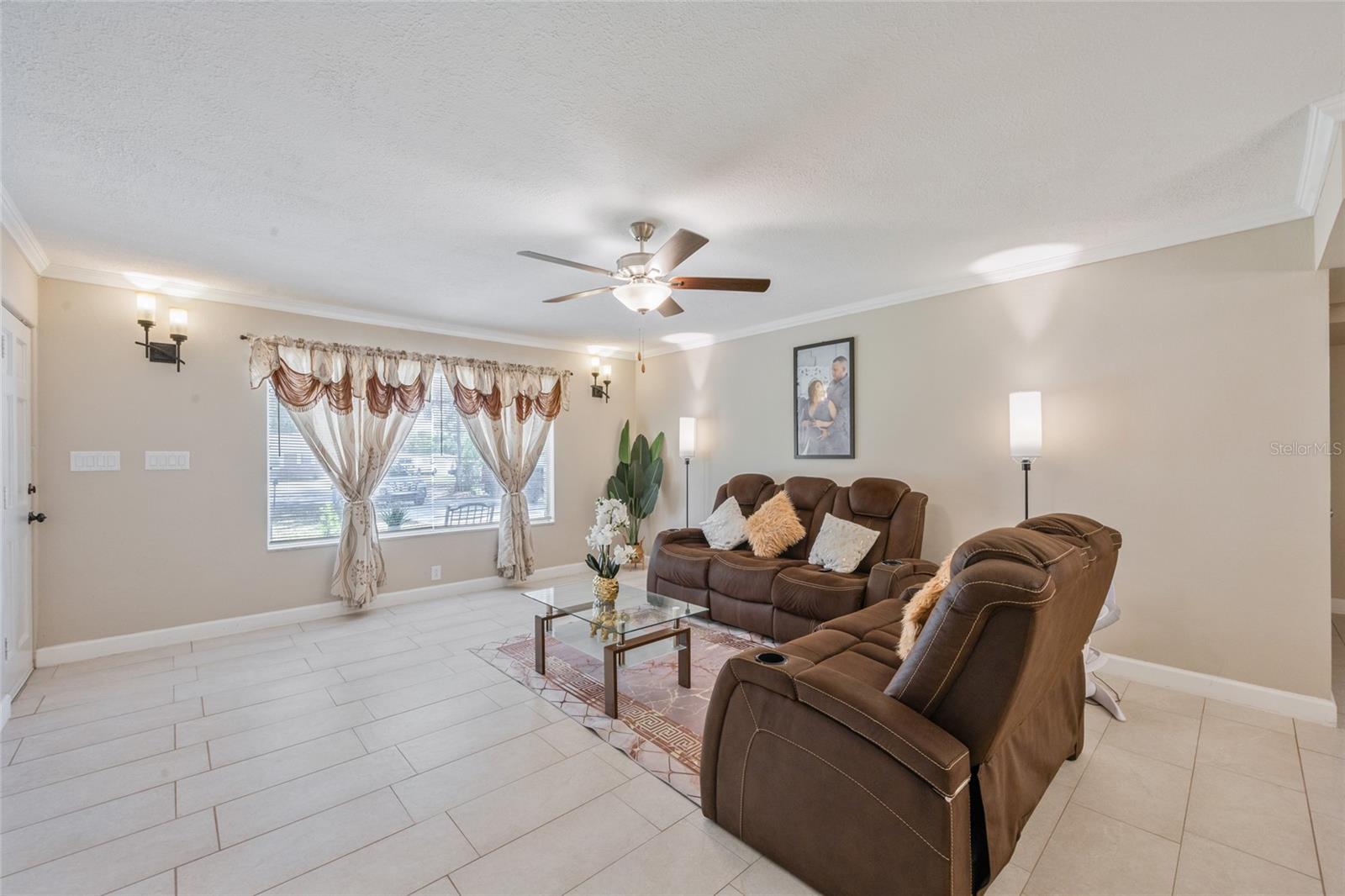 904 WOODLAND DRIVE
