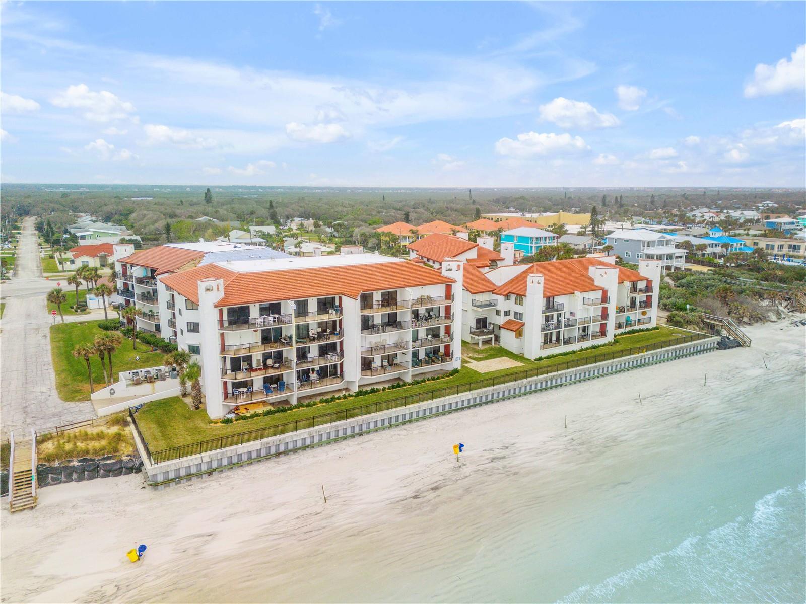 CLUB OCEANIA CONDO PH 01 & 02 - Residential