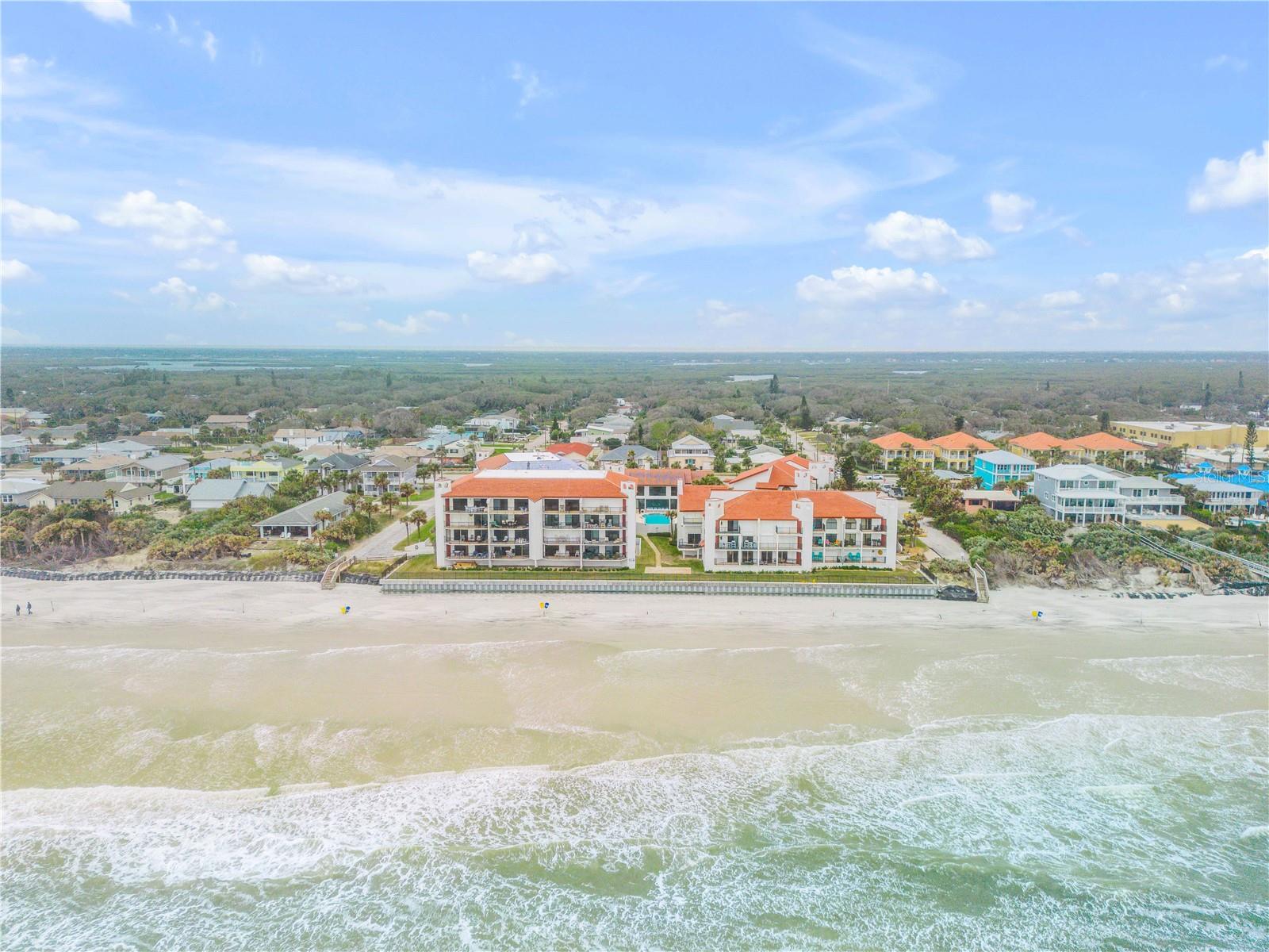 CLUB OCEANIA CONDO PH 01 & 02 - Residential