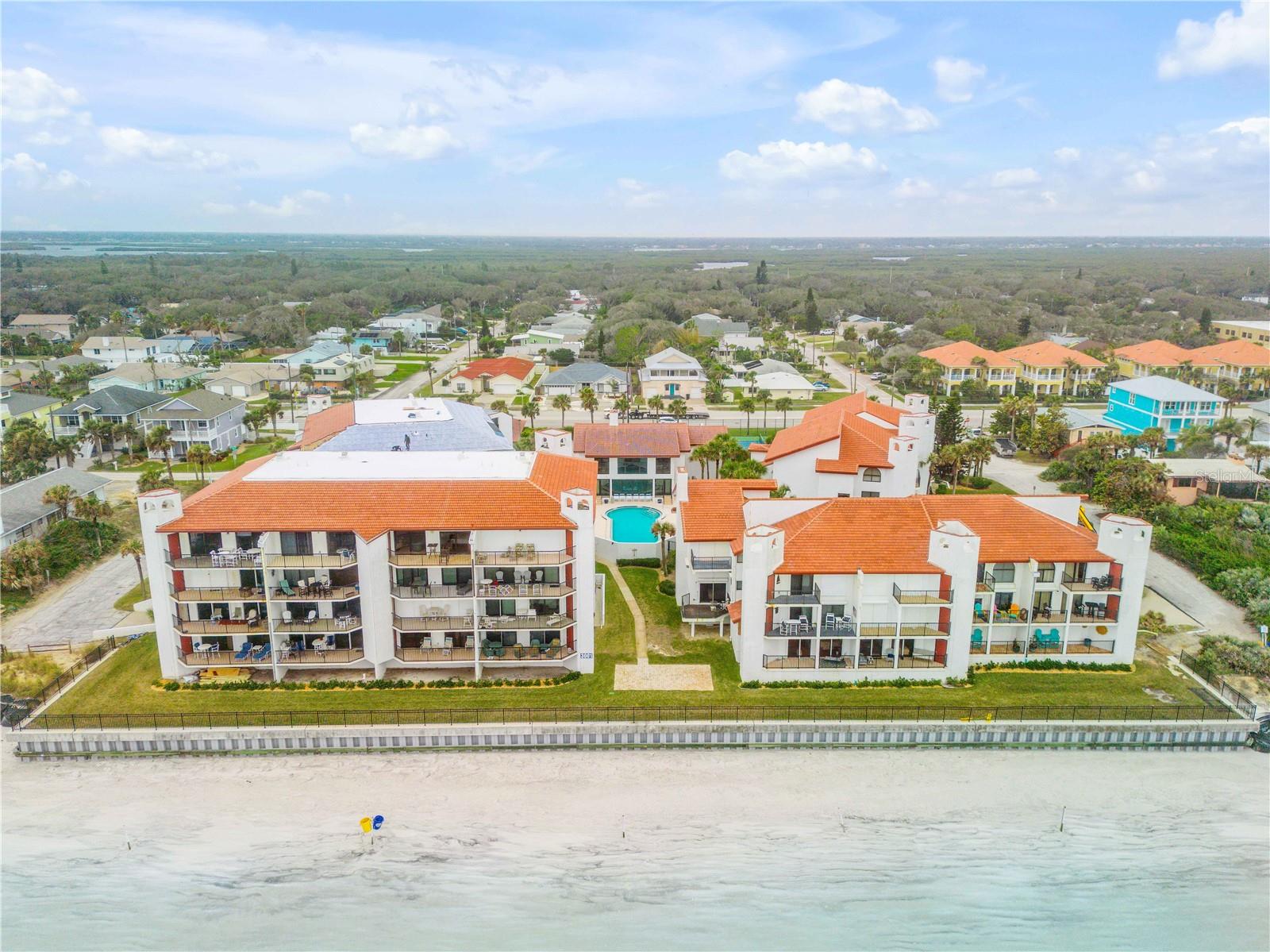 CLUB OCEANIA CONDO PH 01 & 02 - Residential