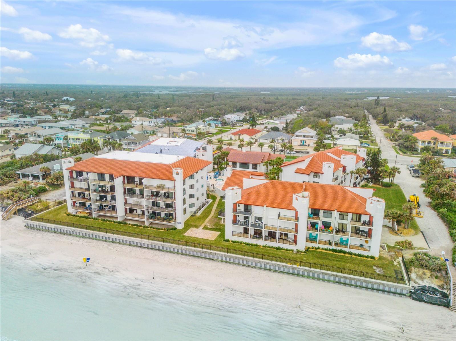 CLUB OCEANIA CONDO PH 01 & 02 - Residential