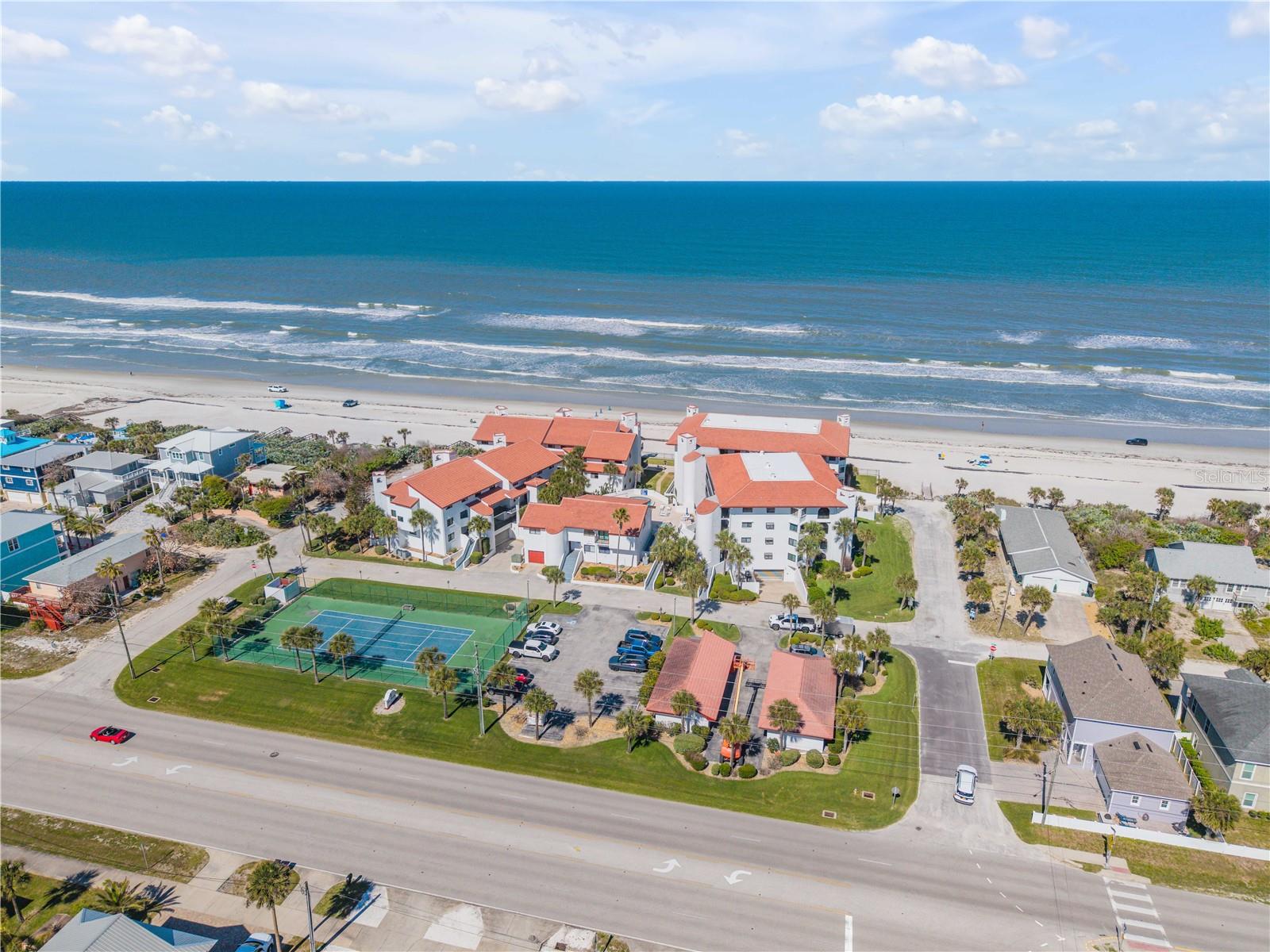 CLUB OCEANIA CONDO PH 01 & 02 - Residential