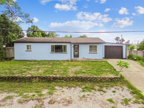 A home in PALM HARBOR