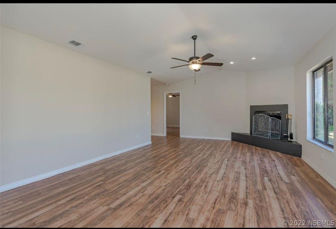 1842 EVERGREEN DRIVE