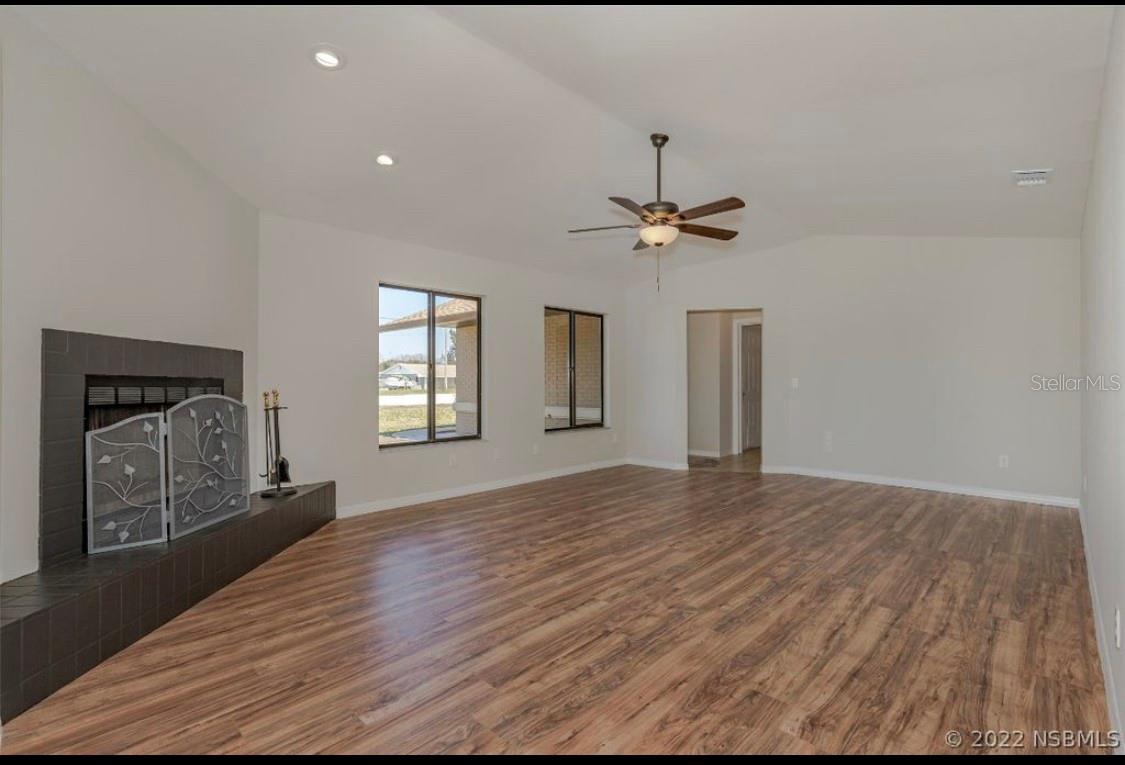 1842 EVERGREEN DRIVE