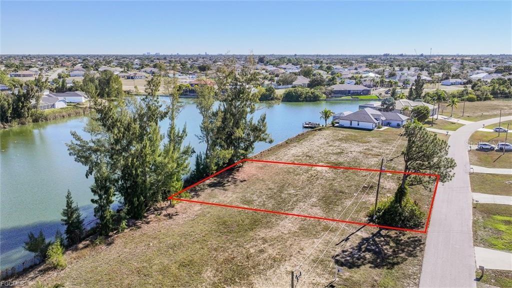 CAPE CORAL - Land