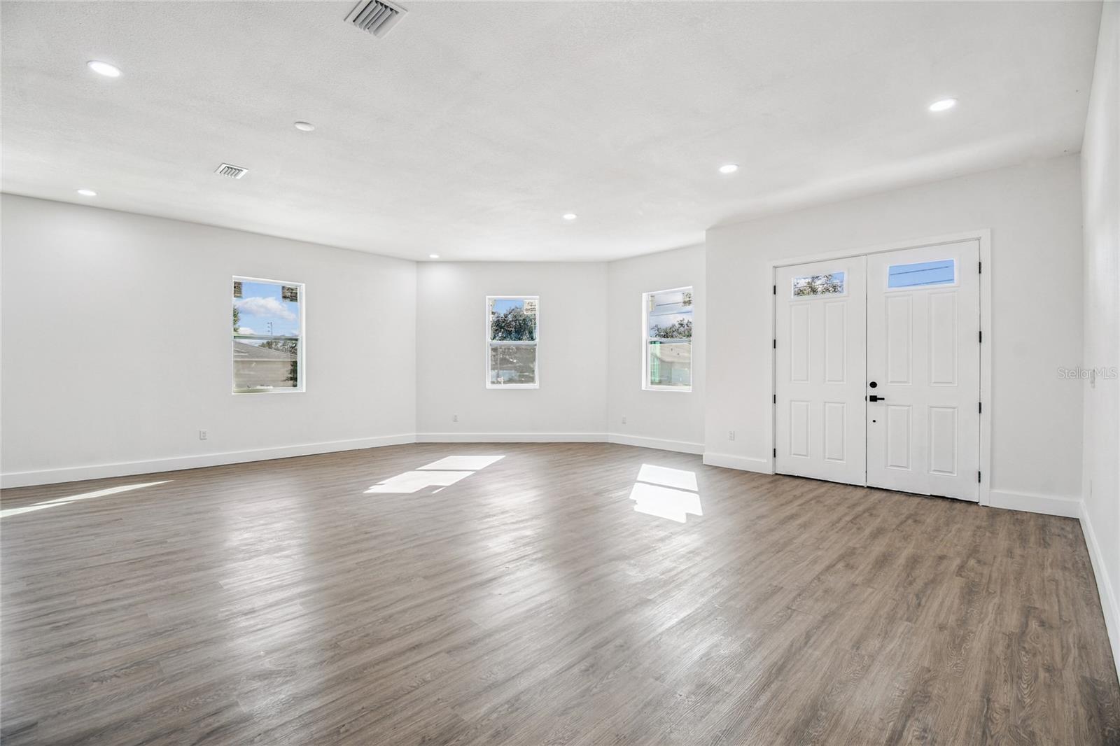 SPRING HILL UNIT 6 BLK 269 LOT 6 ORB 287 PG 597 - Residential