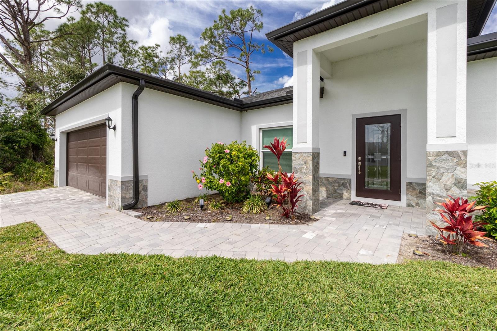 1384 ALPINIA ROAD