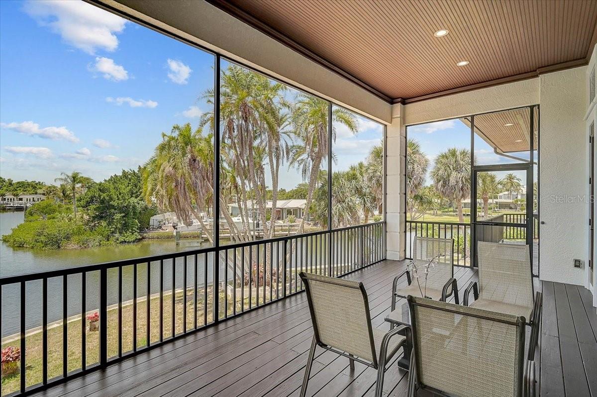 SORRENTO SHORES - Residential