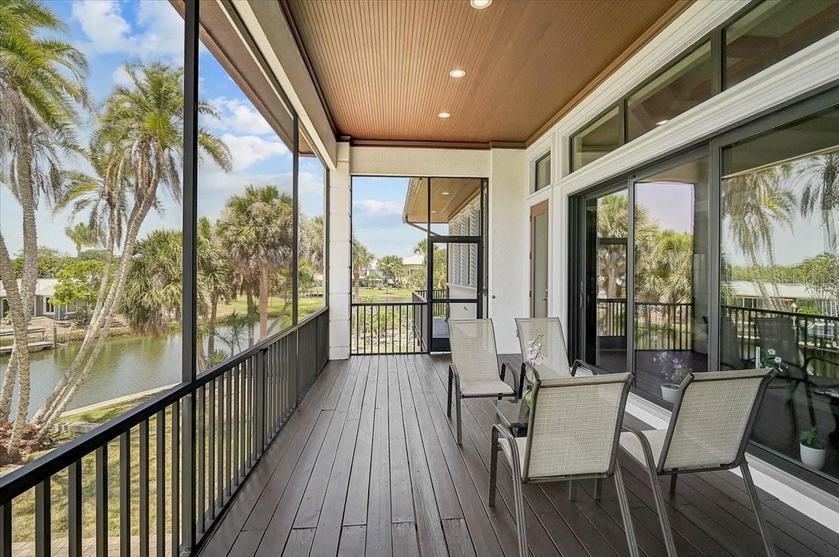 SORRENTO SHORES - Residential