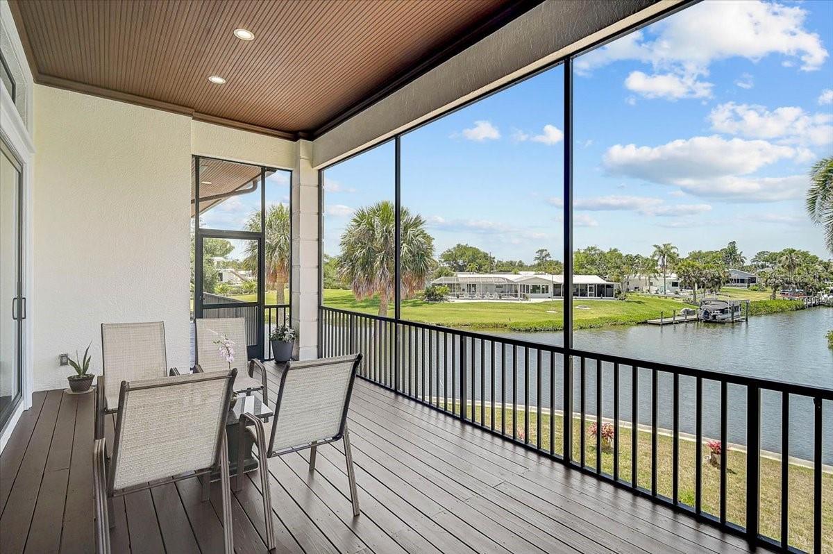 SORRENTO SHORES - Residential