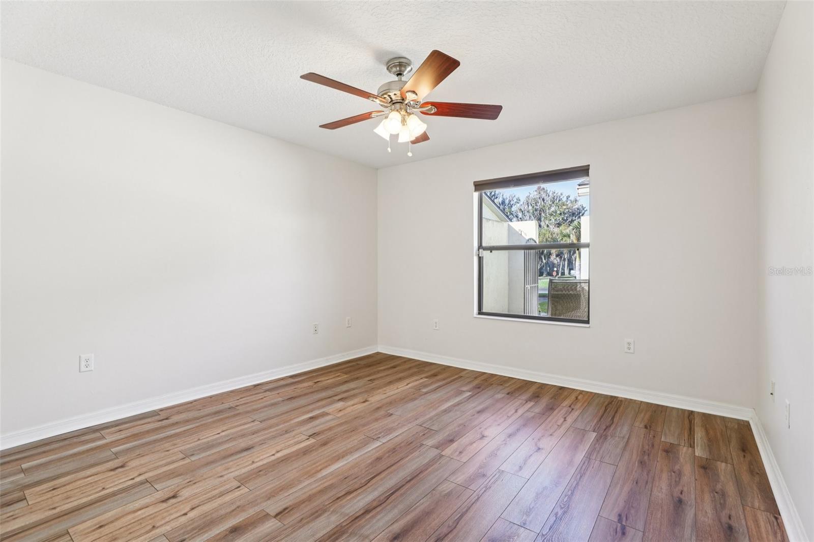 TAVARES CYPRESS COVE CONDO - Residential