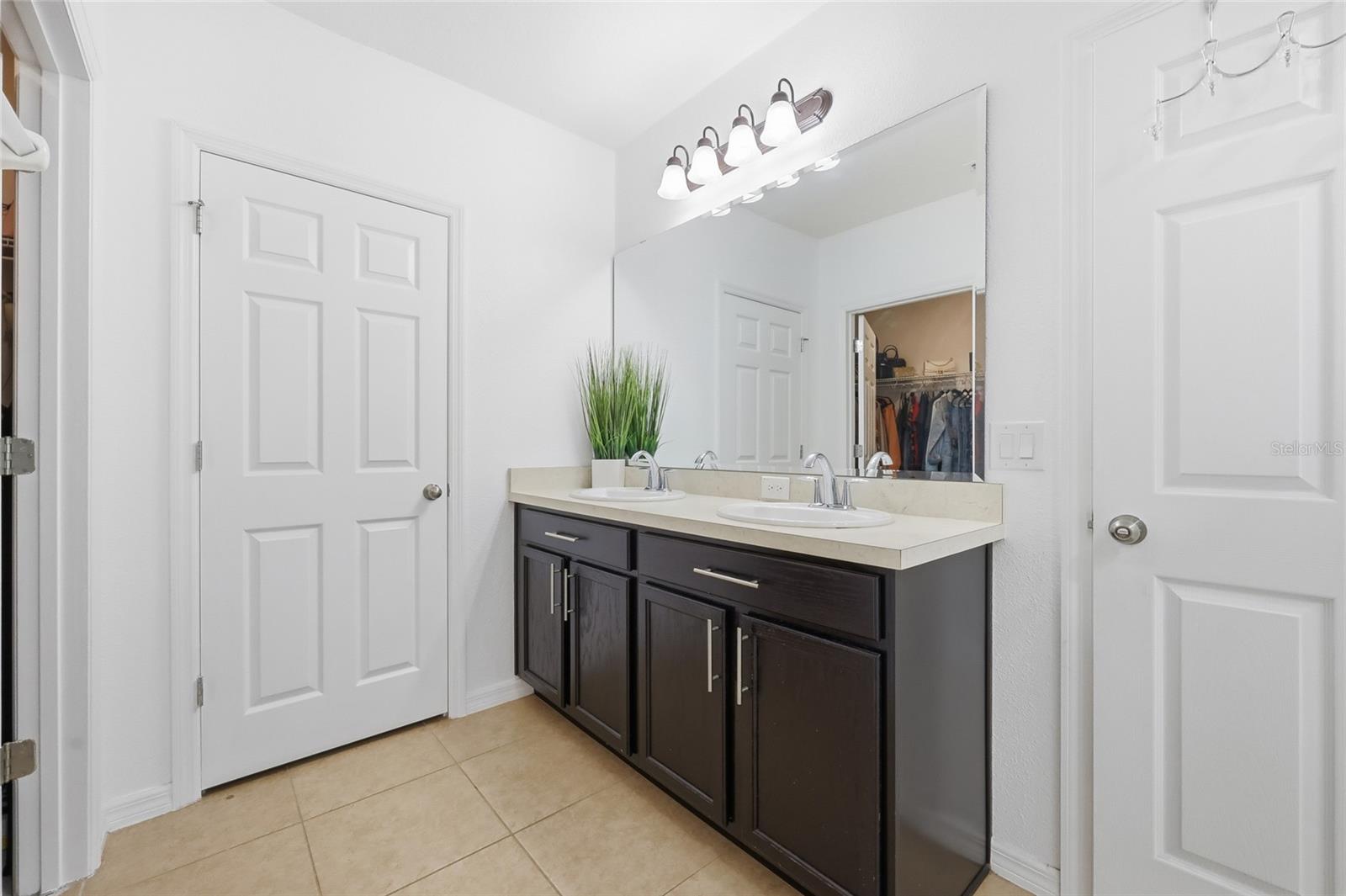 OVERLOOK RESERVE - Residential