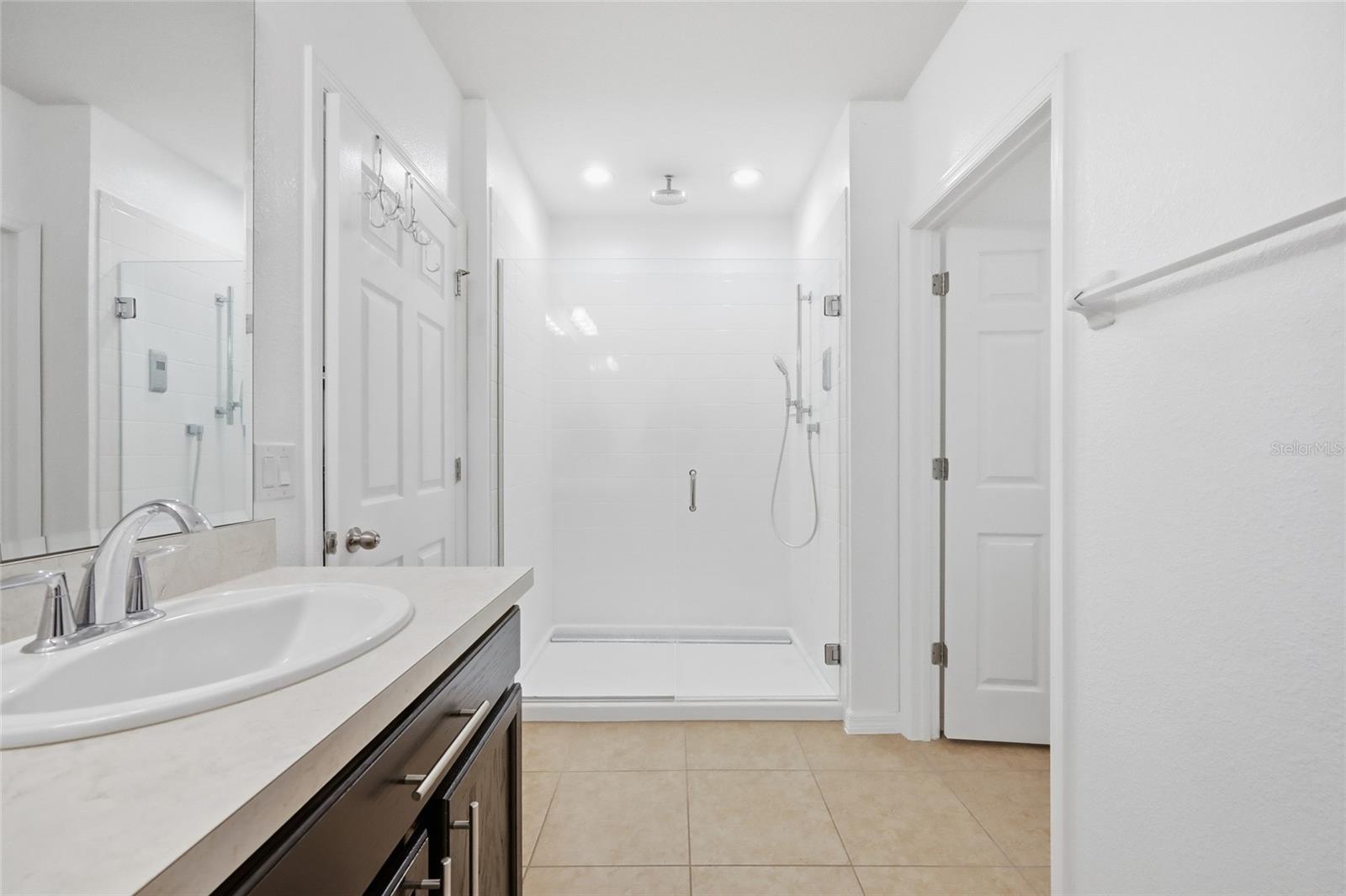 OVERLOOK RESERVE - Residential