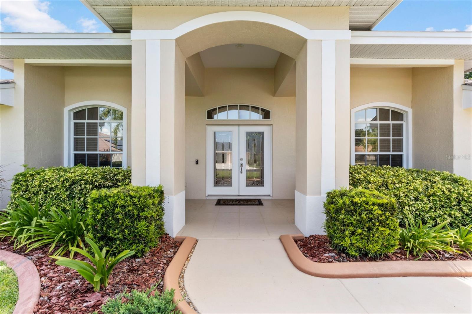 GATED SOUTHEAST LAKELAND offers this POOL HOME. ALL GRANITE Counters - PORCELIAN TILE/no carpet...Engineered Wood in Bedrooms. 4 Bedrooms 3 Baths triple split with oversized garage that has LOTS OF EXTRA STORAGE! Plus Den/Office/Flex Room. ALL LAWN and POOL care INCLUDED so you can enjoy this FANTASTIC HOME! Privacy FENCED yard on over 1/3 acre lot. Close to shopping, restaurants, medical with easy access to POLK PARKWAY.
YOU WON'T BE DISAPPOINTED. Call for your private showing before it's gone. BEWARE......WE DO NOT ADVERTISE ON CRAIGSLIST! Watch out for scammers. NO APPLICATION FEE