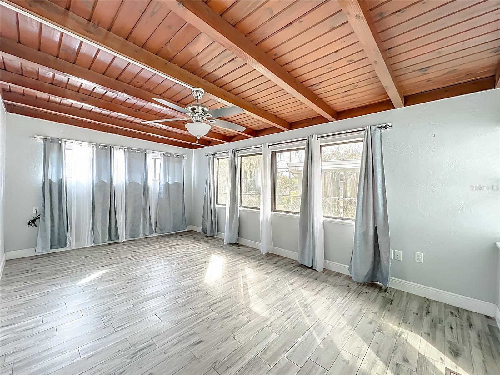 LAKE DRIVE TERRACE - Residential