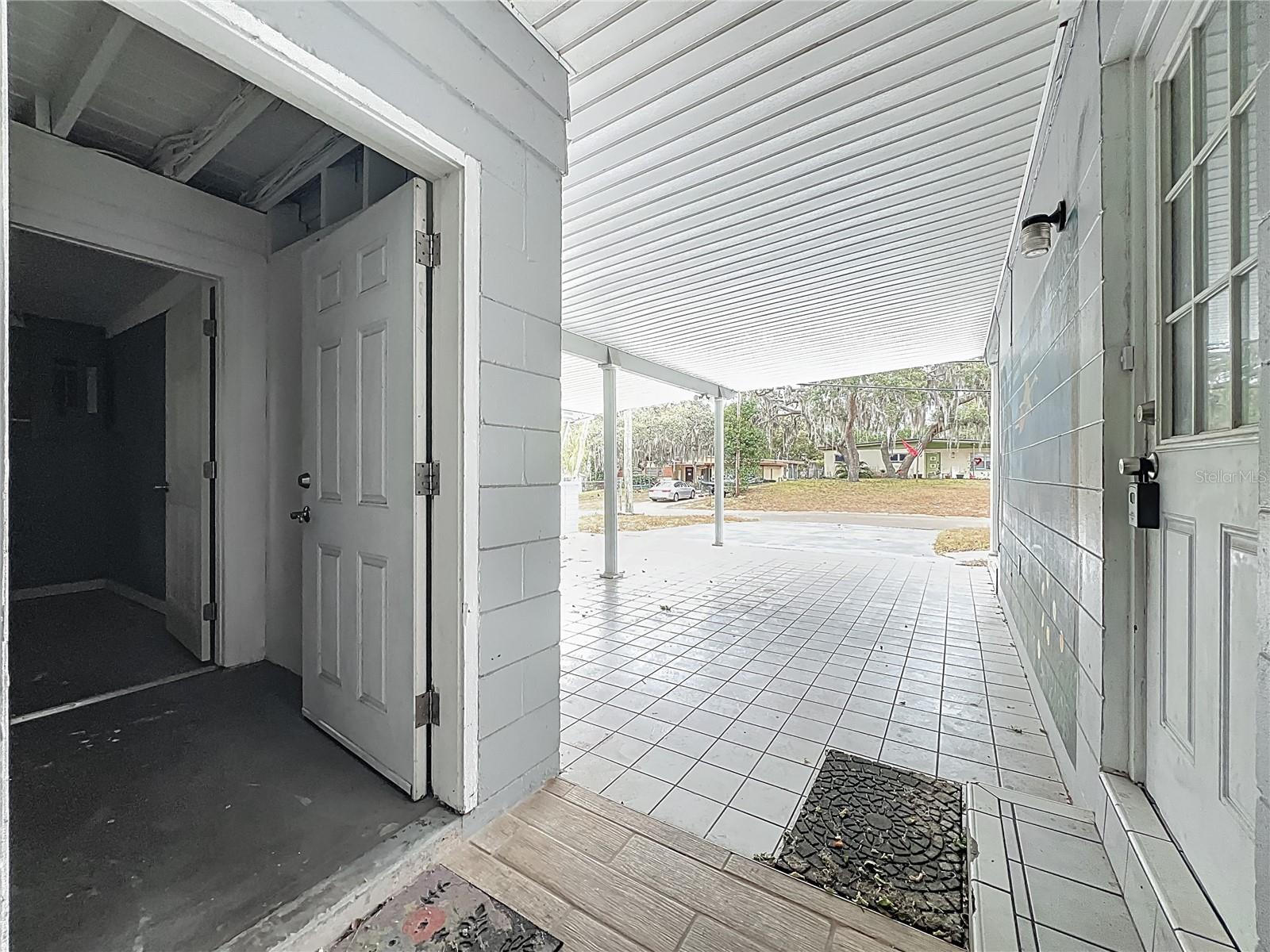 LAKE DRIVE TERRACE - Residential