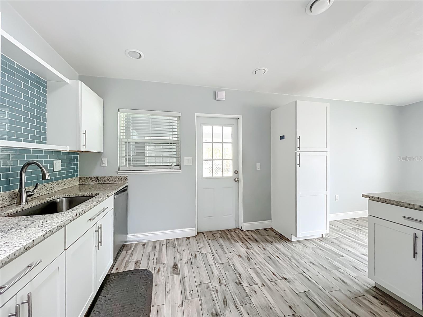 LAKE DRIVE TERRACE - Residential