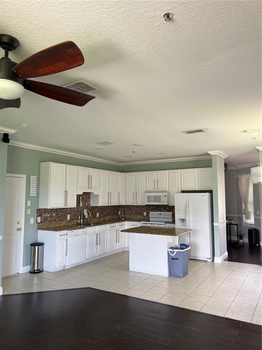 LAKE/EAST PARK A B C D E F I K - Residential Lease