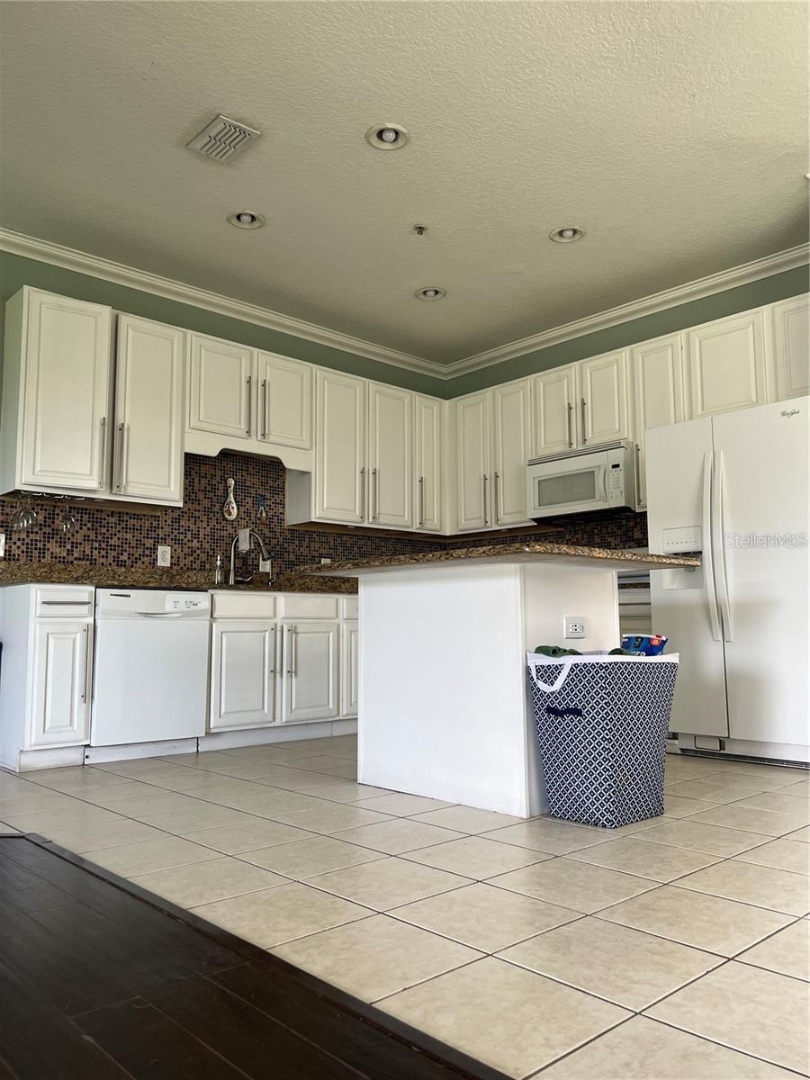 LAKE/EAST PARK A B C D E F I K - Residential Lease