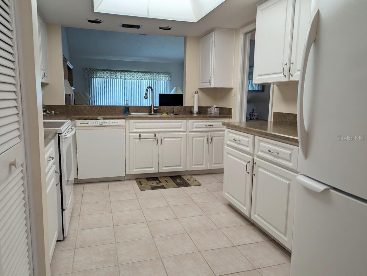 FAIRWAY VILLAS AT BARDMOOR - Residential Lease
