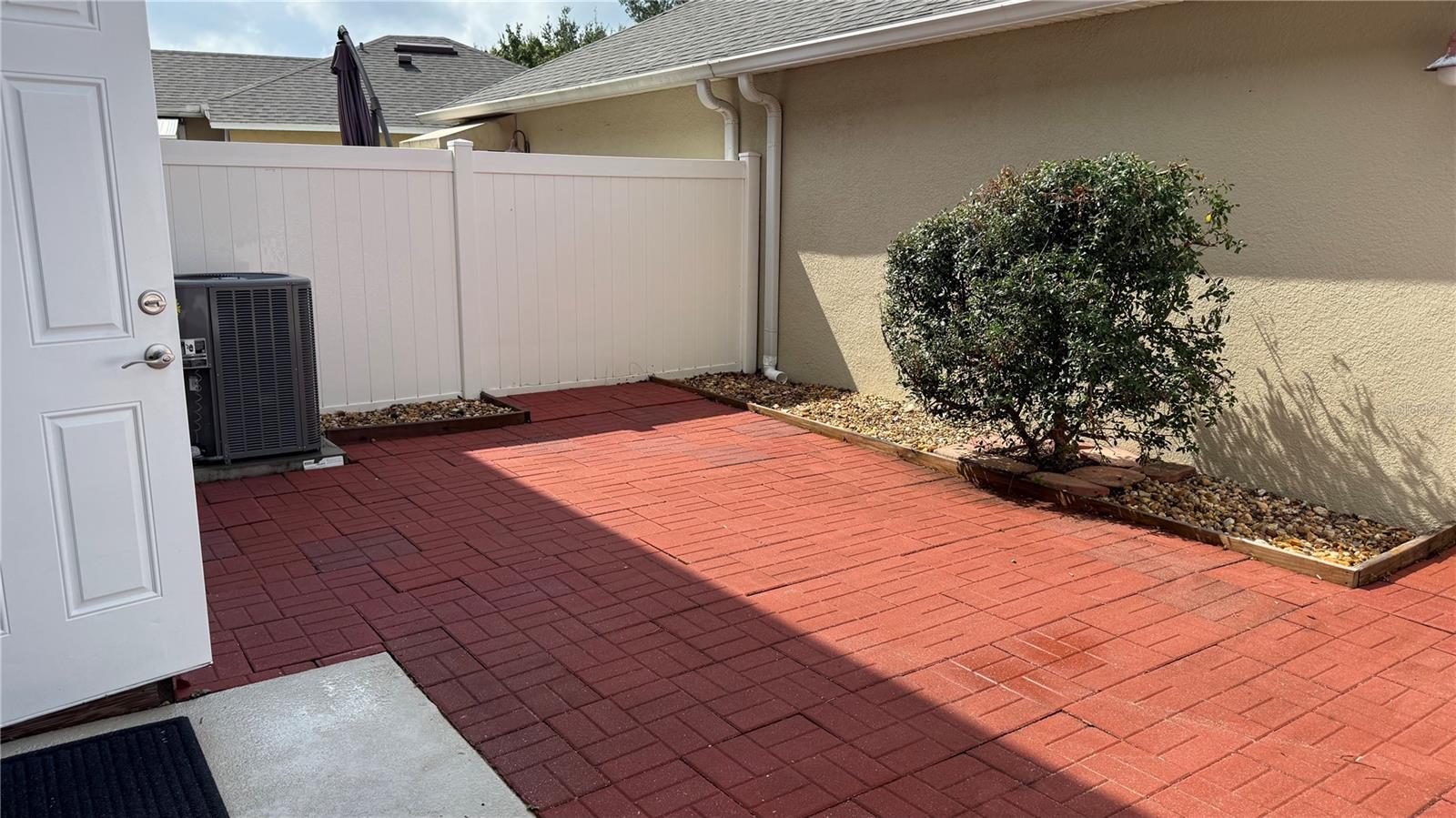 7108 FIVE OAKS DRIVE