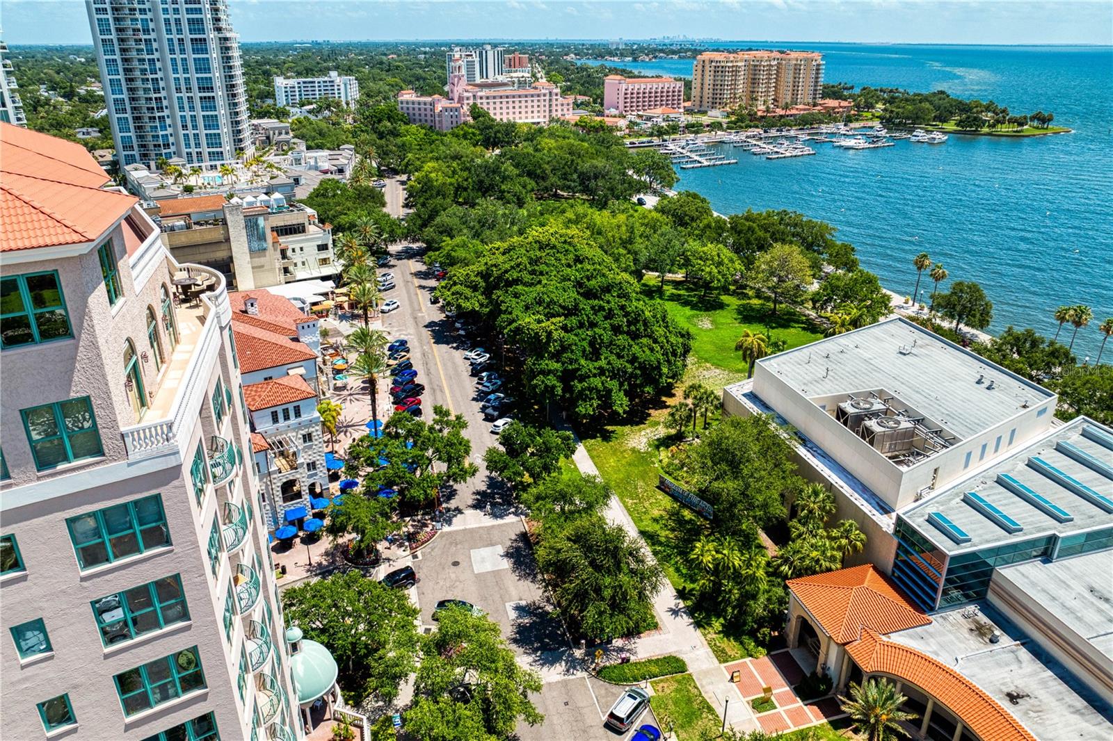 288 BEACH DRIVE NE PH-2A