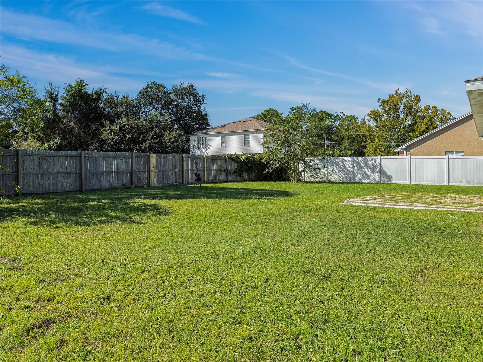 SOUTHWEST QUADRANT PH 01-04 - Residential Lease